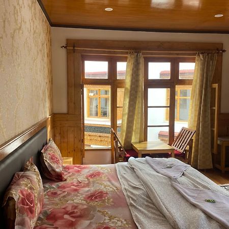 Jimmys Homestay Лех Экстерьер фото