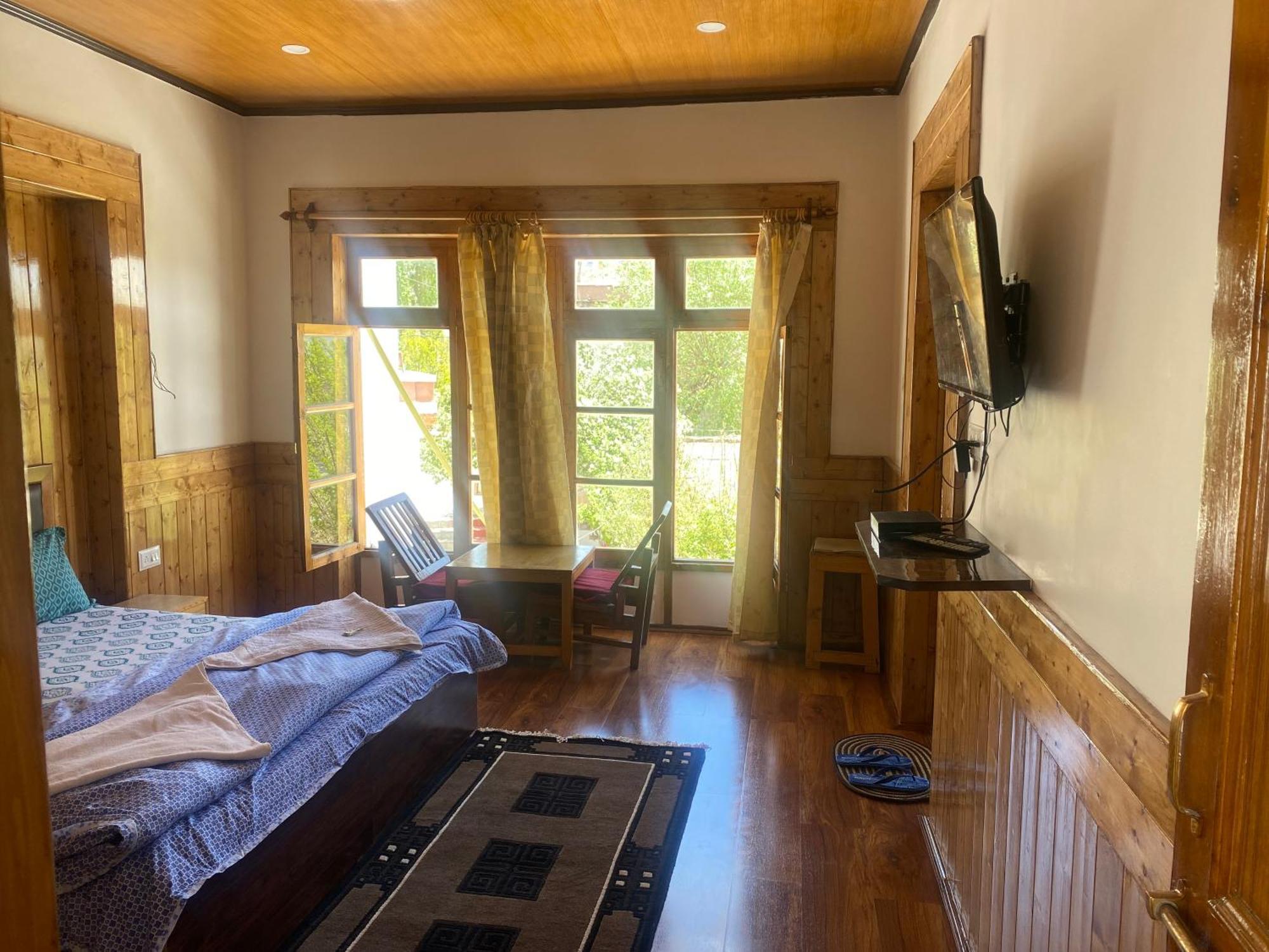 Jimmys Homestay Лех Экстерьер фото