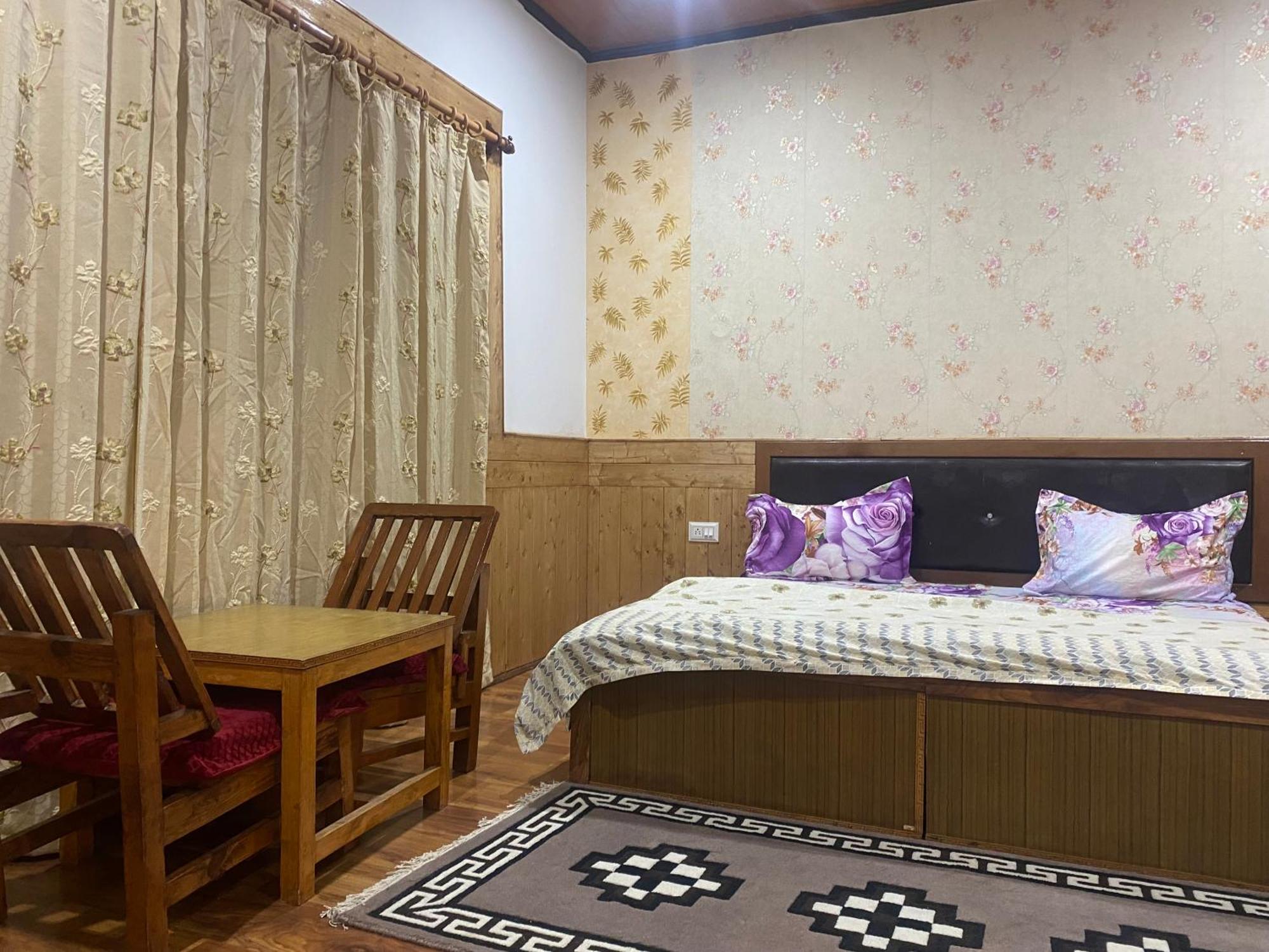 Jimmys Homestay Лех Экстерьер фото