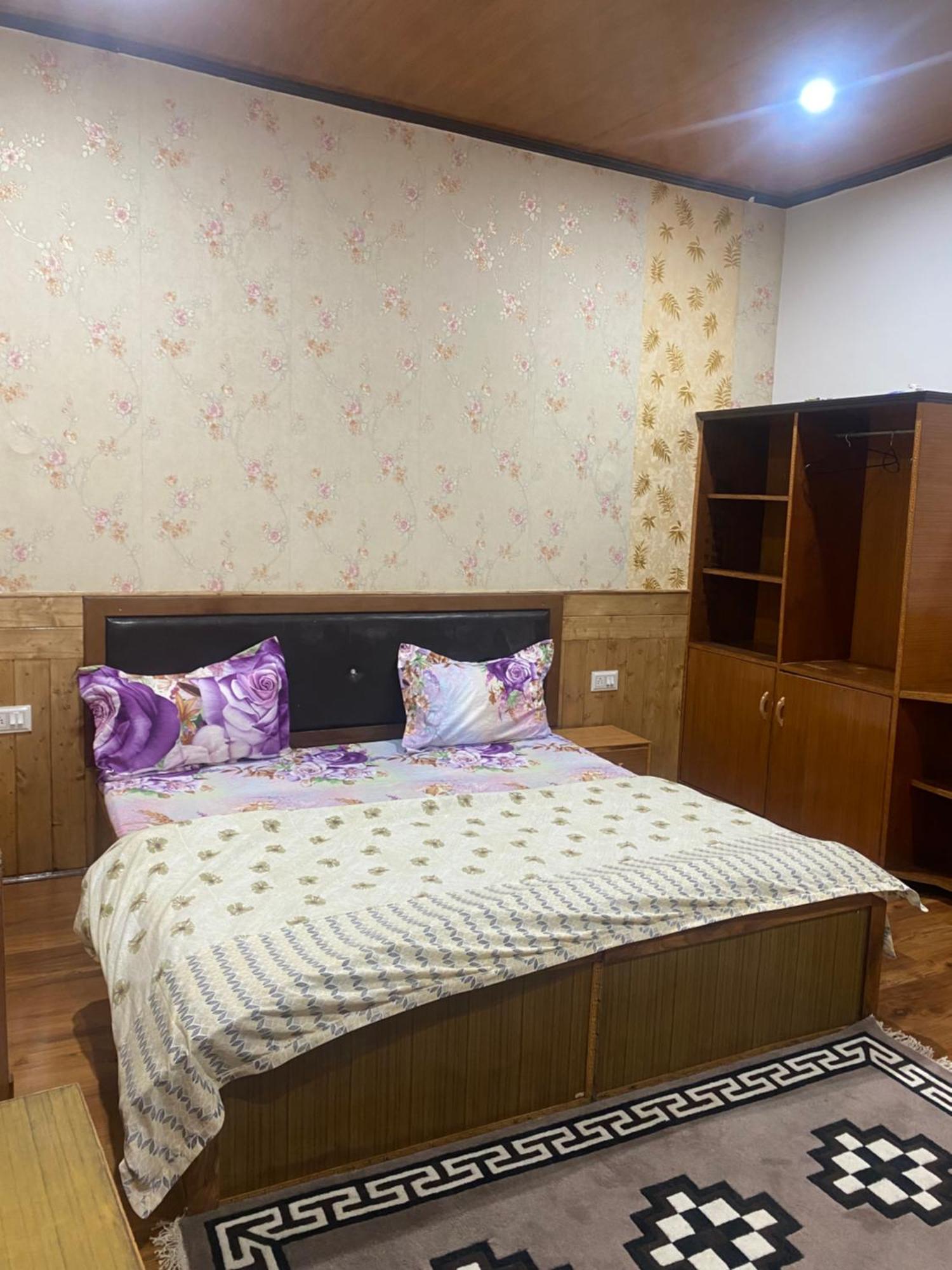 Jimmys Homestay Лех Экстерьер фото